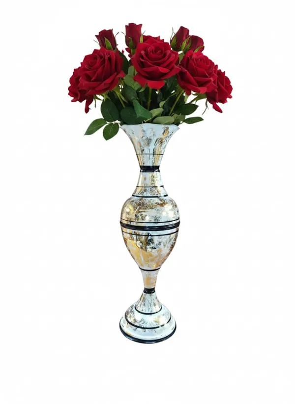 Gold_Iron_Flower_Vase_For_Displaying_Fresh_Or_Artificial_Flowers