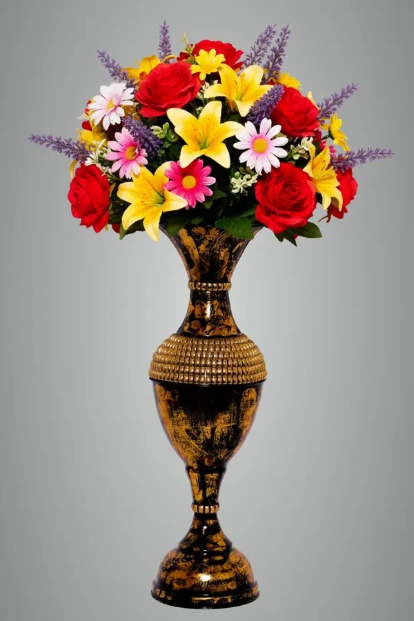 Golden_Panni_Iron_Flower_Vase_For_Displaying_Fresh_Or_Artificial_Flowers