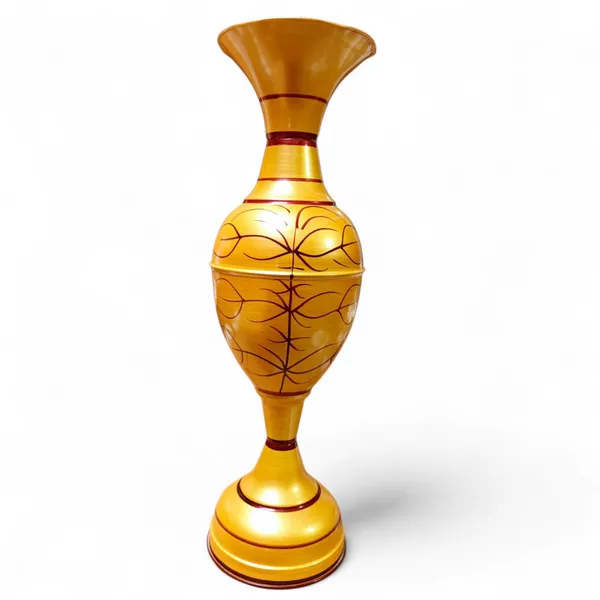 Golden_Iron_Flower_Vase_For_Displaying_Fresh_Or_Artificial_Flowers