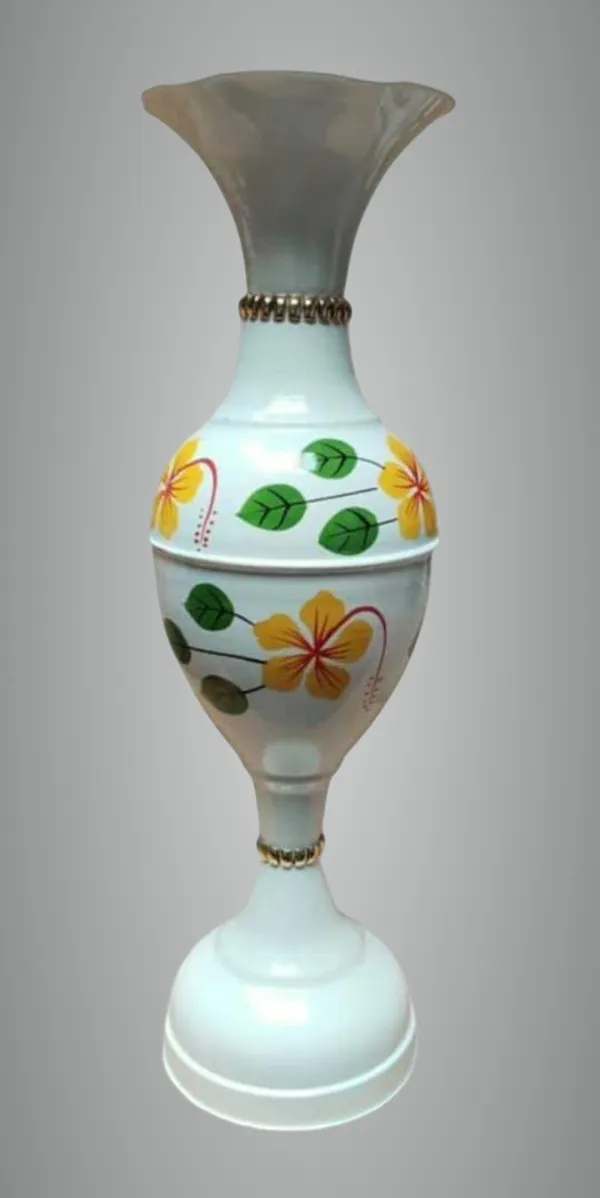 Multicolor_Iron_Flower_Vase_For_Displaying_Fresh_Or_Artificial_Flowers