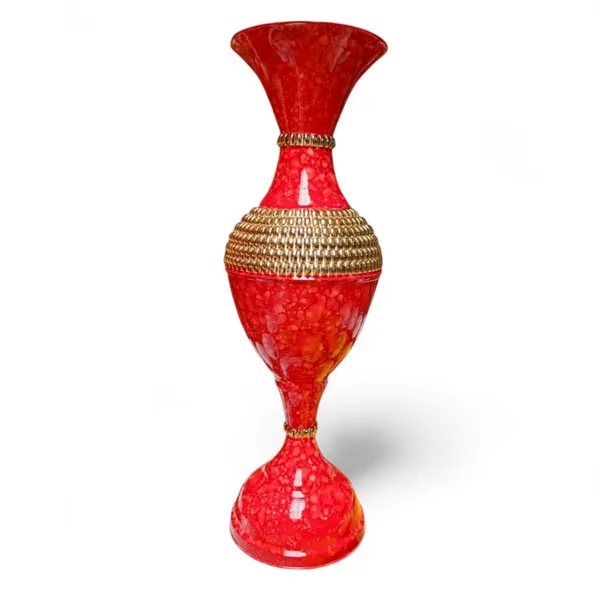 Red_Iron_Flower_Vase_For_Displaying_Fresh_Or_Artificial_Flowers