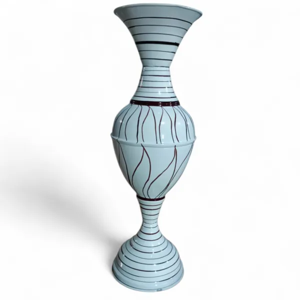 White_Brown_Iron_Flower_Vase_For_Displaying_Fresh_Or_Artificial_Flowers