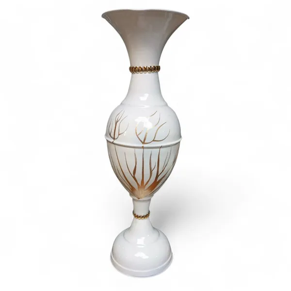 White_Gold_Iron_Flower_Vase_For_Displaying_Fresh_Or_Artificial_Flowers