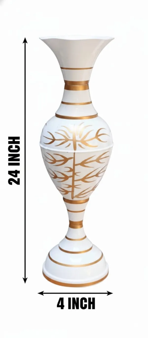 White_Iron_Flower_Vase_For_Displaying_Fresh_Or_Artificial_Flowers