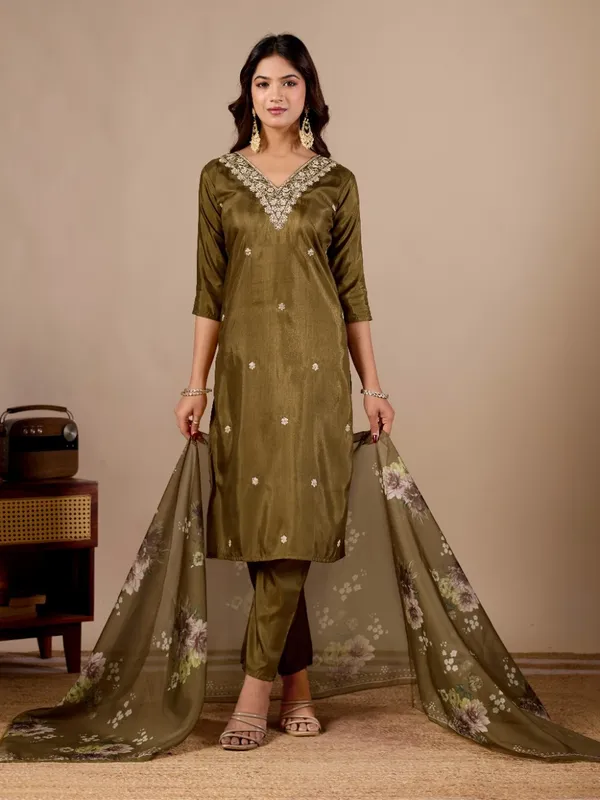 Mehndi_Designer_Kurti_Pant_With_Dupatta_For_Women