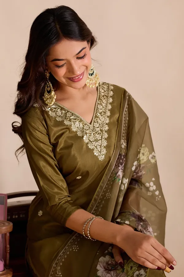 Mehndi_Designer_Kurti_Pant_With_Dupatta_For_Women