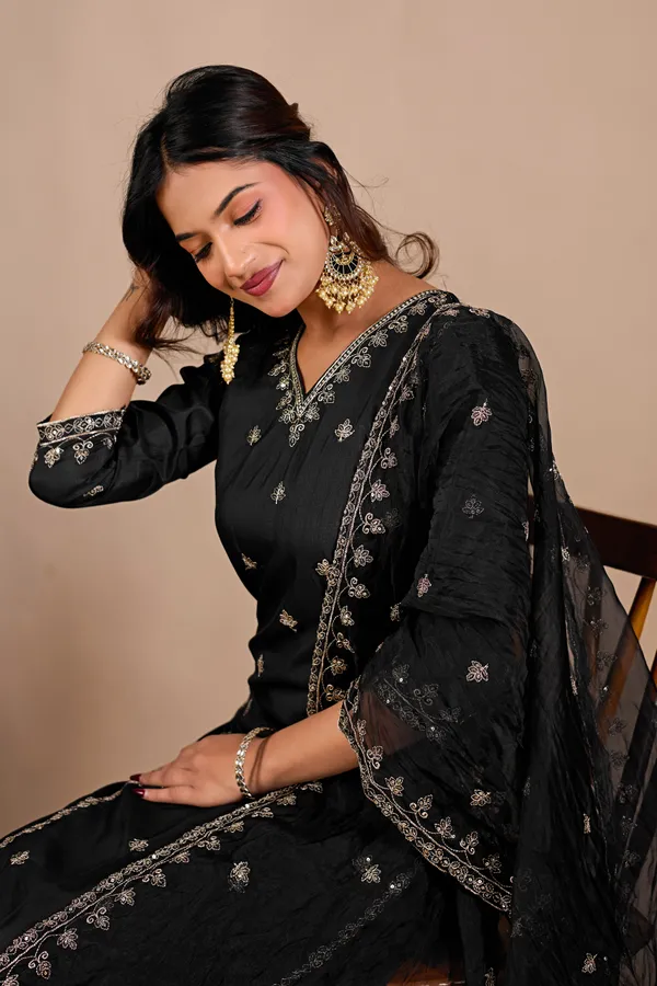 Black_Designer_Kurti_Pant_With_Dupatta_For_Women