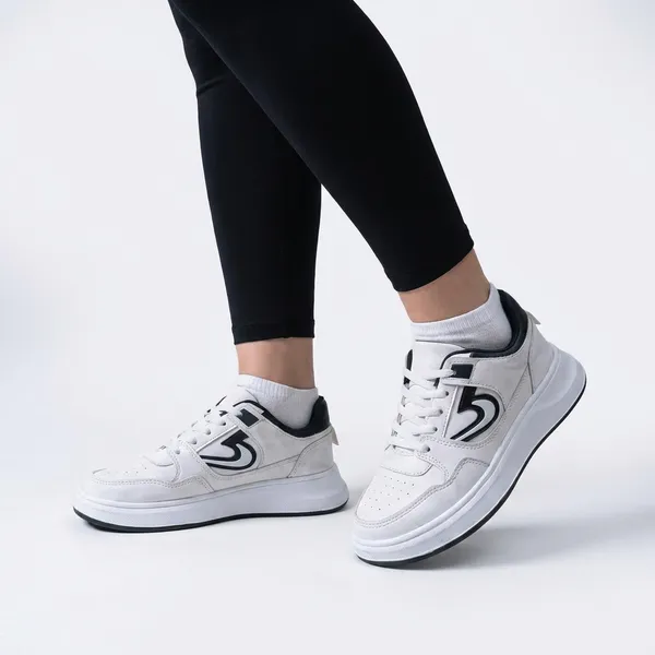 White_Casual_Sneakers_With_Black_Detailing_For_Unisex