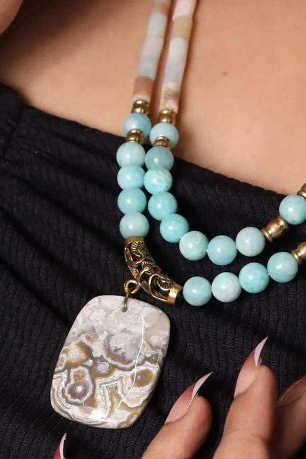 Unique_Amazonite_Stones_With_Agate_Locket_Necklace_For_Women_And_Girls