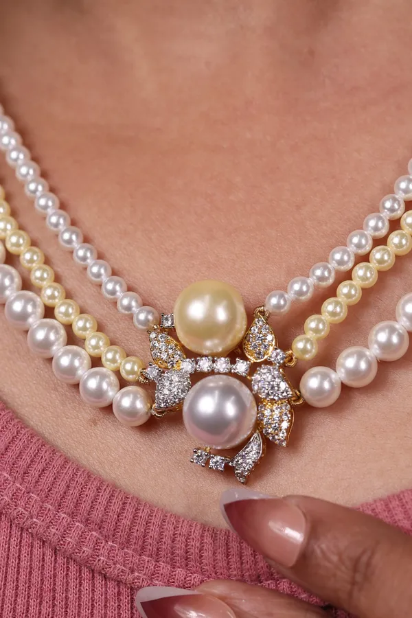 Pearls_Layered_With_Pendant_Necklace_For_Women_And_Girls