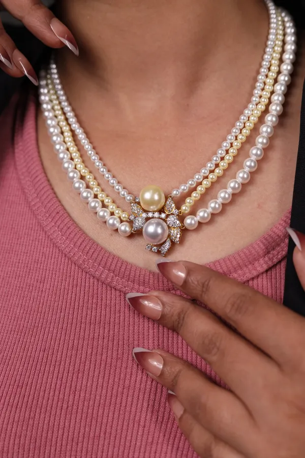 Pearls_Layered_With_Pendant_Necklace_For_Women_And_Girls