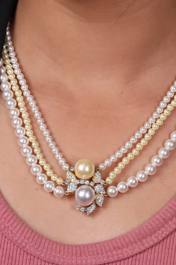 Pearls_Layered_With_Pendant_Necklace_For_Women_And_Girls