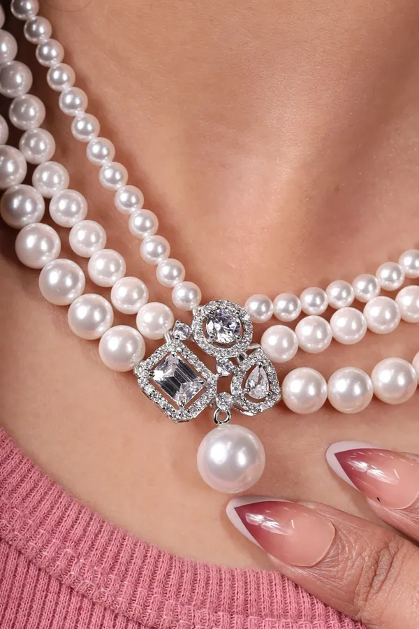 Layered_Pearls_With_Pendant_Necklace_For_Women_And_Girls