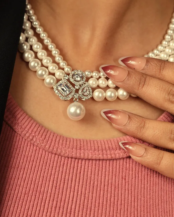 Layered_Pearls_With_Pendant_Necklace_For_Women_And_Girls