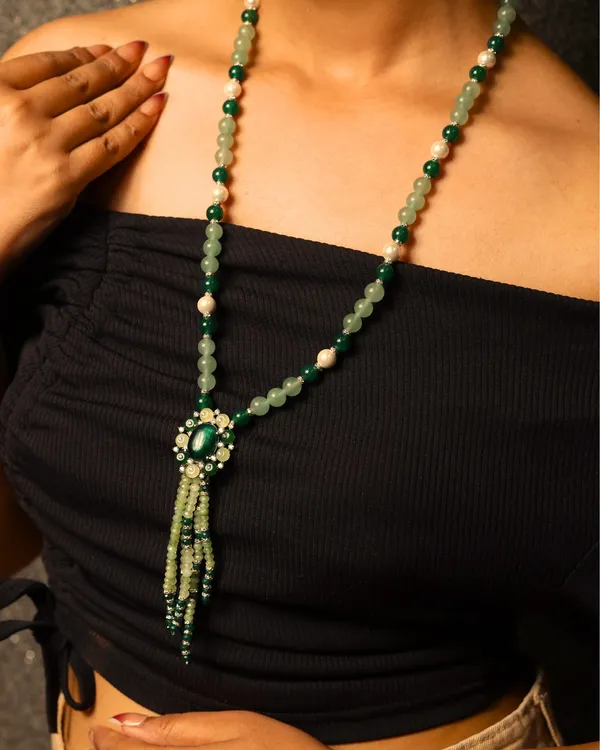 Green_Prehnite_With_Pendant_String_Necklace_For_Women_And_Girls