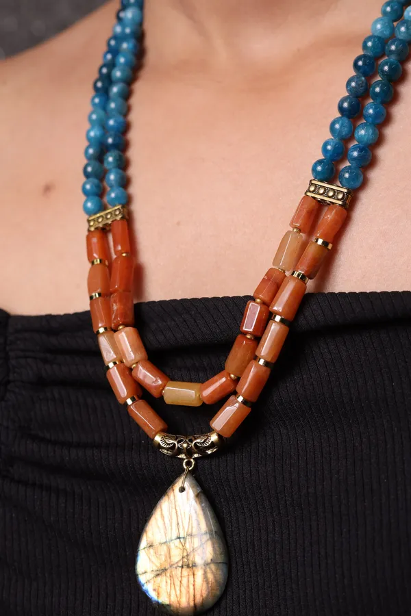 Red_Aventurine_And_Apatite_Beads_With_Locket_Necklace_For_Women_And_Girls
