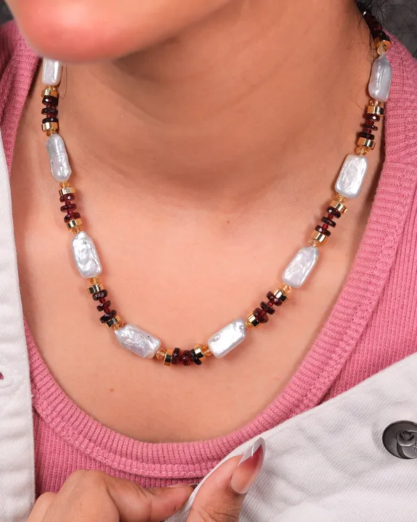Boraq_Pearl_And_Garnet_Beads_Necklace_For_Women_And_Girls