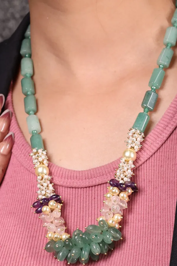 Green_Strawberry_Quartz_Bunch_Necklace_For_Women_And_Girls