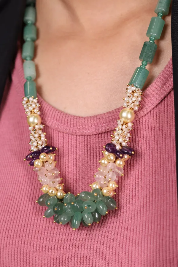 Green_Strawberry_Quartz_Bunch_Necklace_For_Women_And_Girls