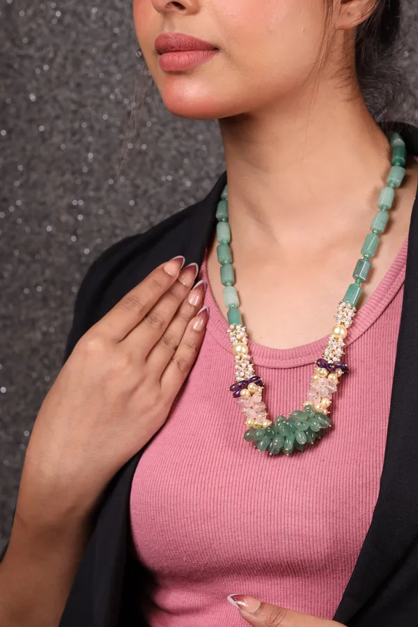 Green_Strawberry_Quartz_Bunch_Necklace_For_Women_And_Girls