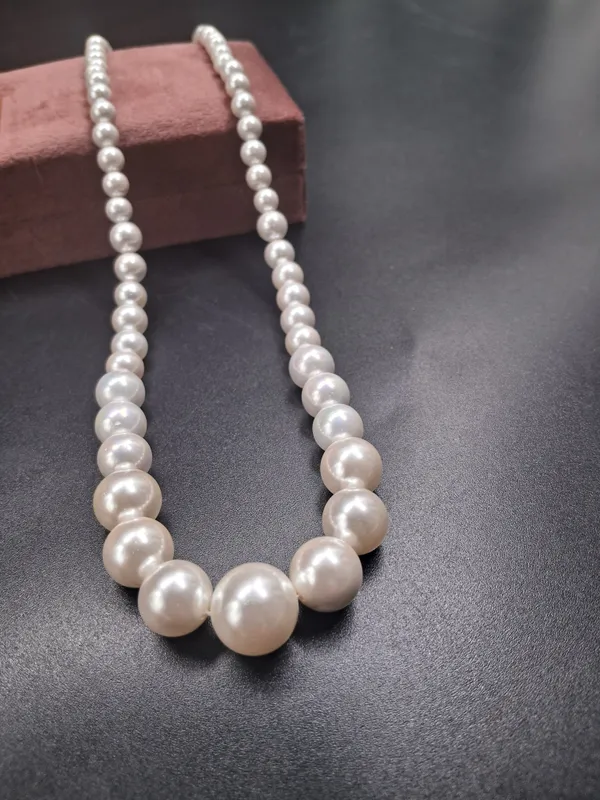 Elegant_Shell_Pearl_Necklace_For_Women_And_Girls