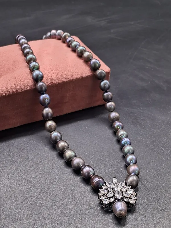 Lustrous_Pearl_Necklace_With_Sparkling_Crystal_Pendant_|_Handcrafted_Elegance_For_Women_And_Girls