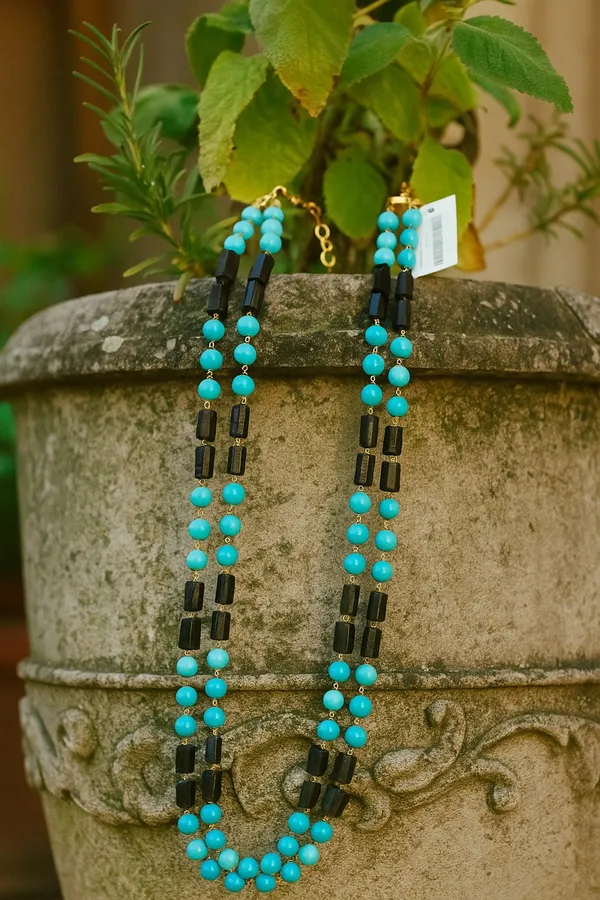 Blue_Turquoise_With_Black_Pipe_Stones_Necklace_For_Women_And_Girls