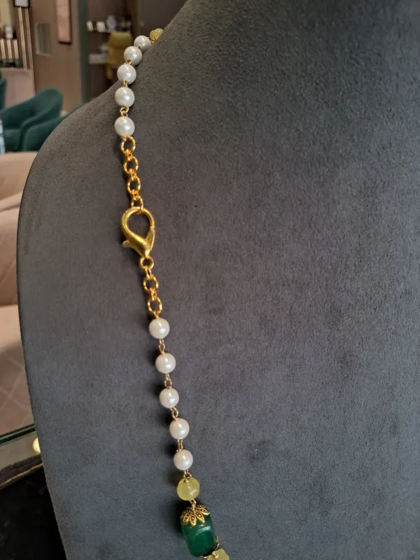 Premium_Green_Gemstone_Necklace_With_Pearls_And_Yellow_Beads