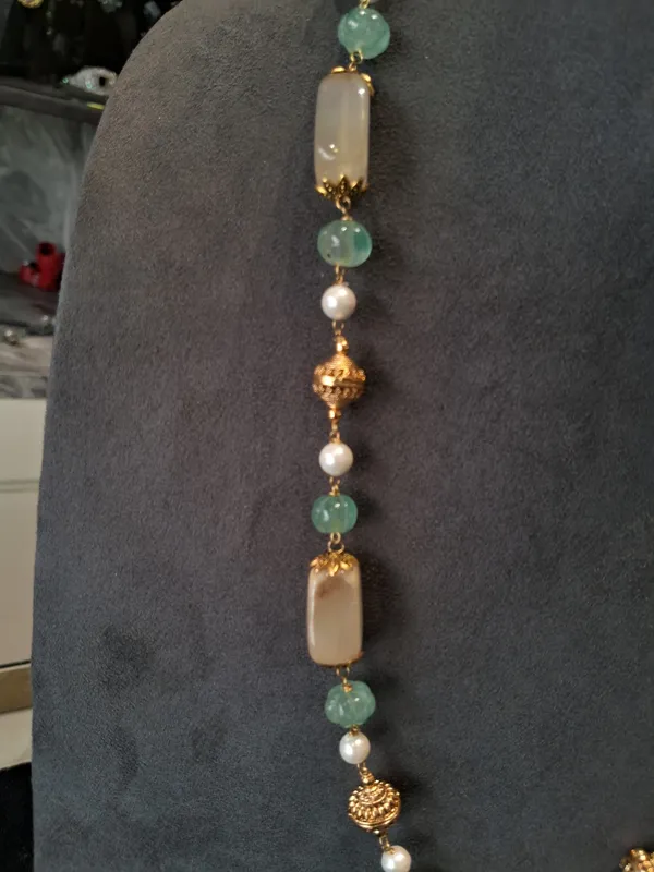 Elegant_Green_Aventurine_With_Yellow_Tumble_Statement_Necklace