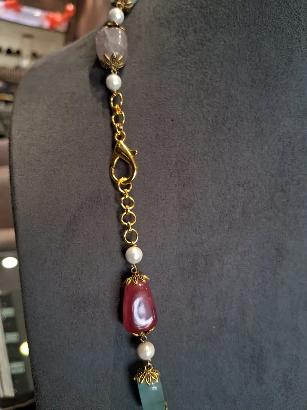 Handcrafted_Multicolor_Tumble_Gemstone_Necklace_With_Pearls