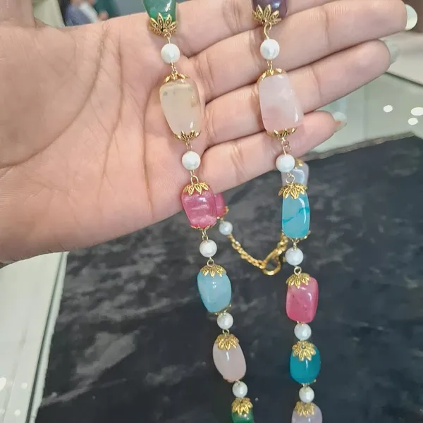 Handcrafted_Multicolor_Tumble_Gemstone_Necklace_With_Pearls