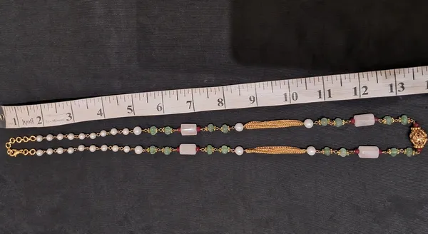 Elegant_Aventurine_And_Rose_Quartz_Necklace_With_Pearls