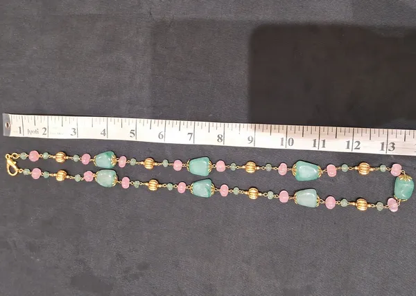 Elegant_Green_Aventurine_And_Pink_Quartz_Necklace