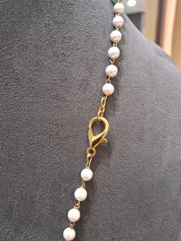 Pink_Stone_And_Aventurine_Necklace_Finished_With_Pearls_And_Gold_Textured_Accents