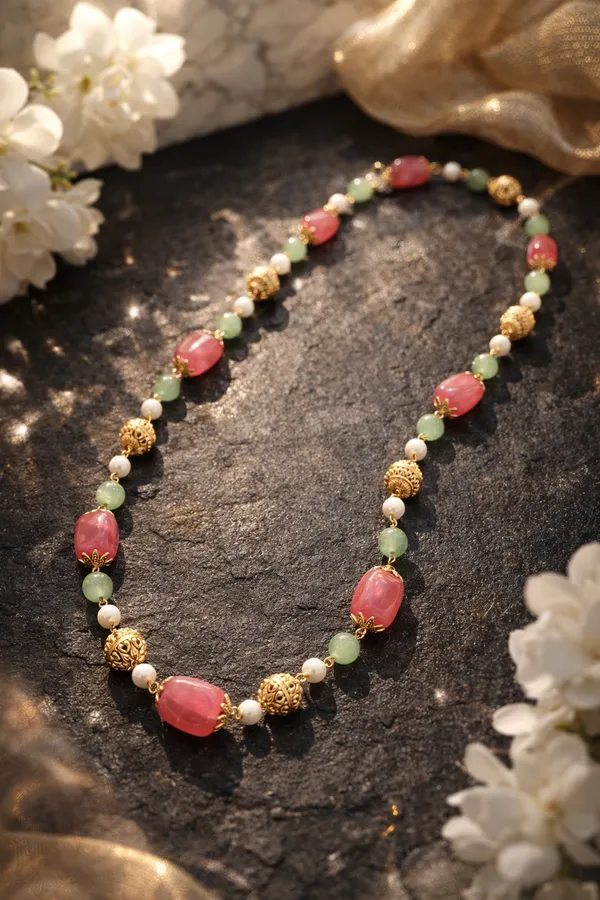 Pink_Stone_And_Aventurine_Necklace_Finished_With_Pearls_And_Gold_Textured_Accents
