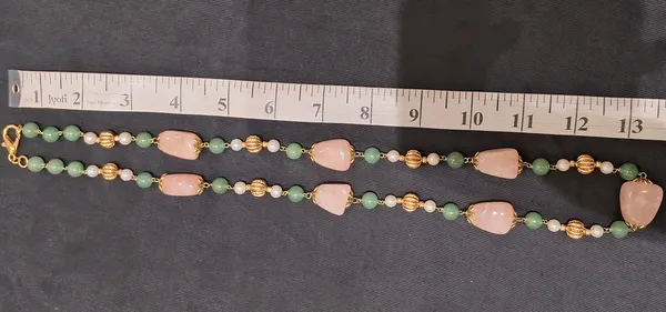 Luxury_Rose_Quartz_Gemstone_Featuring_Green_Aventurine_Necklace