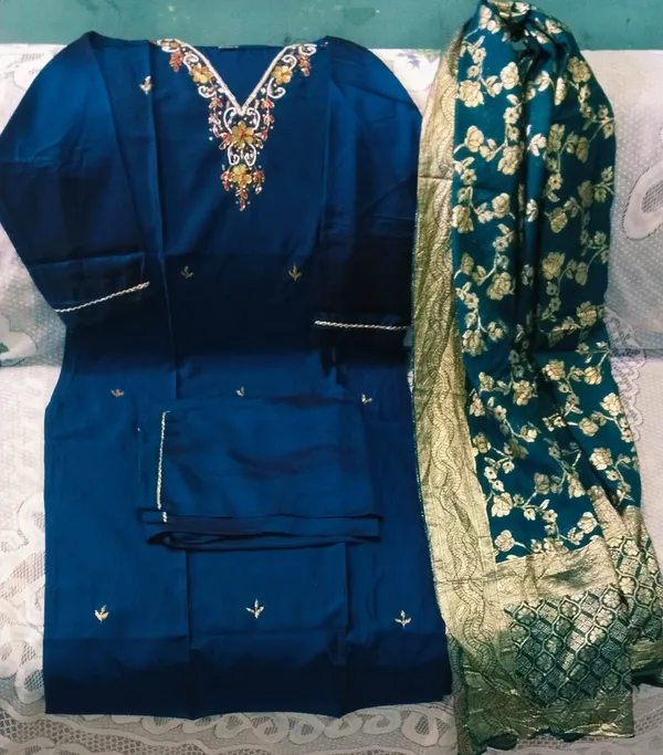 Blue_Embroidered_Suit_Set_With_Floral_Dupatta_3_Piece