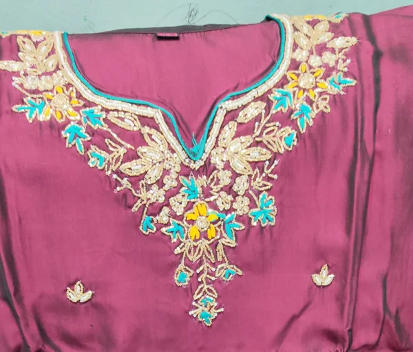 Pink_Embroidered_Ethnic_Suit_With_Floral_Design