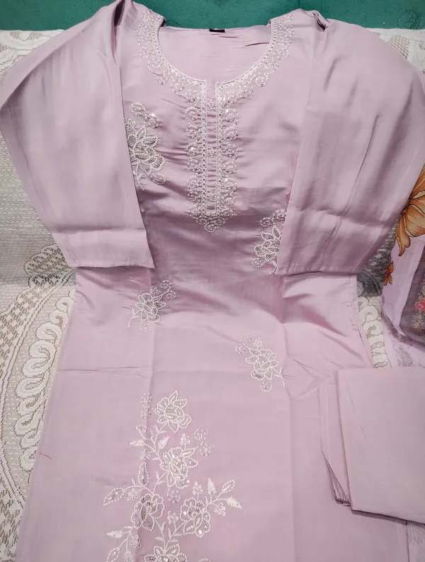 Lavender_Embroidered_Cotton_Suit_Set_With_Floral_Dupatta