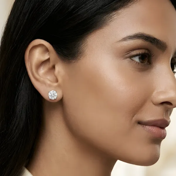 Solitaire_Silver_Studs