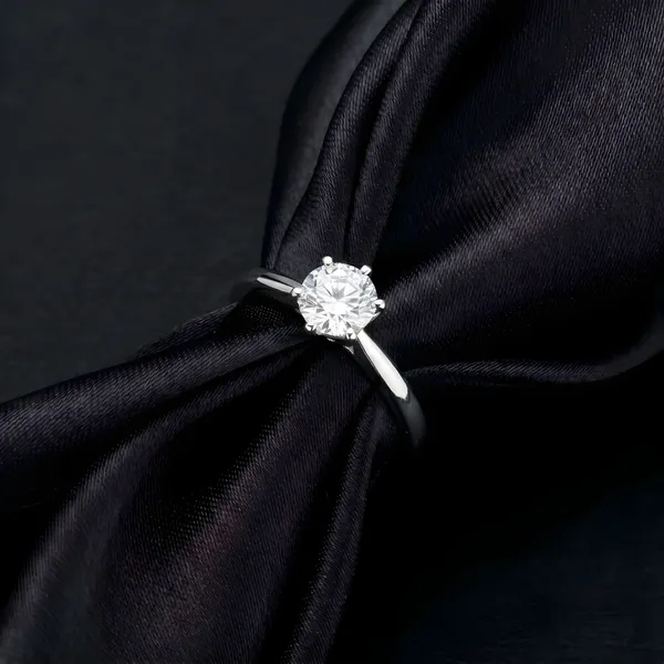 The_Vincit_Solitaire_Silver_Ring