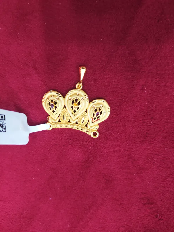 Gold_Alloy_Pendant_For_Women