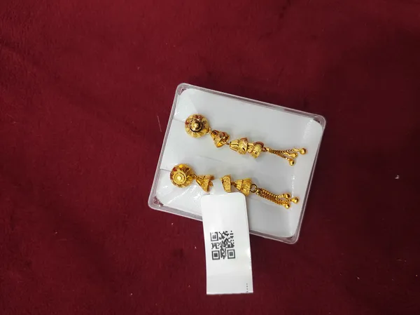 Gold_Alloy_Threader_Earrings_For_Women
