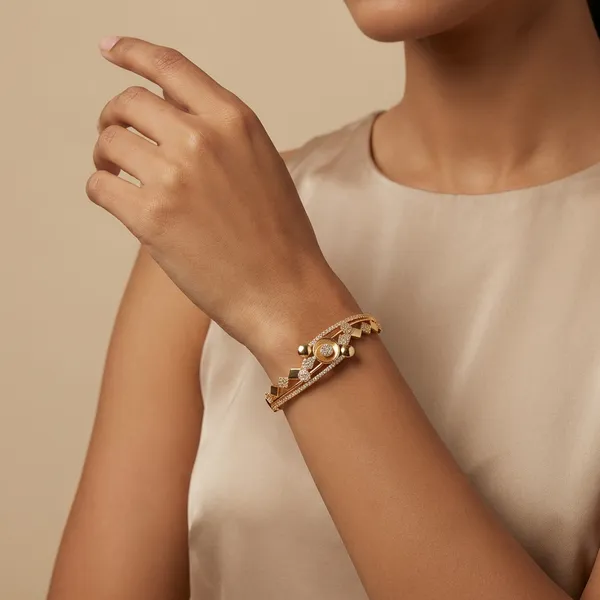 Gold_Alloy_Bracelet_For_Women