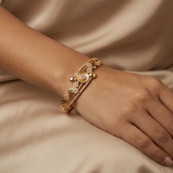 Gold_Alloy_Bracelet_For_Women
