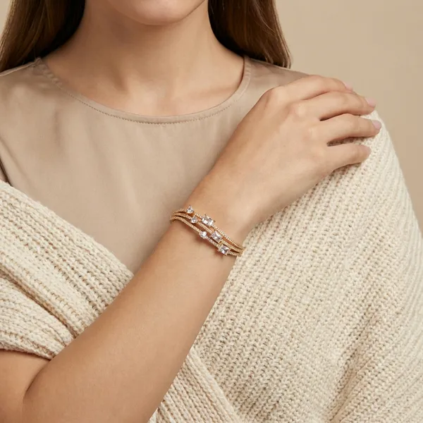 Gold_Alloy_Bracelet_For_Women
