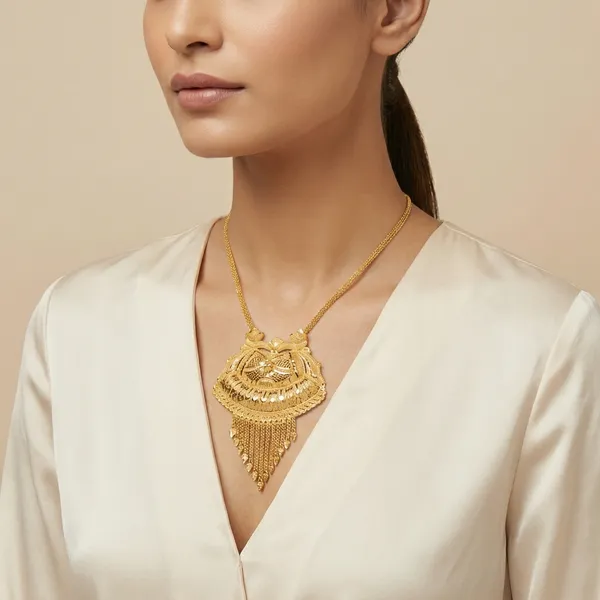 Gold_Alloy_Pendant_For_Women