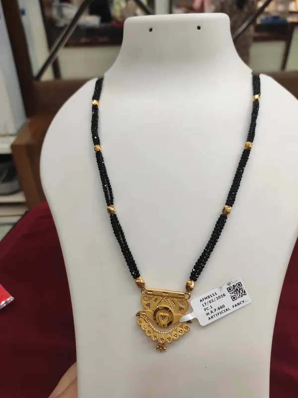 Black_&_Gold_Alloy_with_Beads_Mangalsutra_Necklace_For_Women