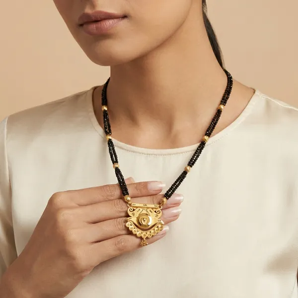 Black_&_Gold_Alloy_with_Beads_Mangalsutra_Necklace_For_Women