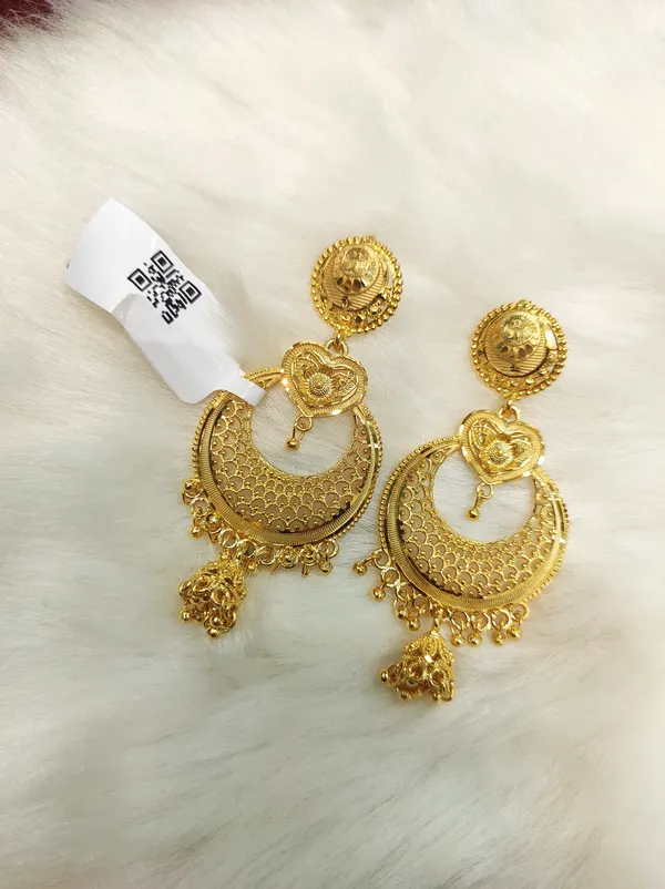Gold_Alloy_Earrings_For_Women